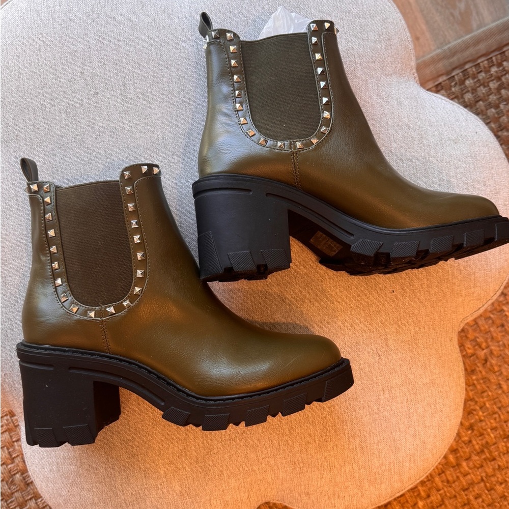Studded Olive Green Ankle Boots size 41